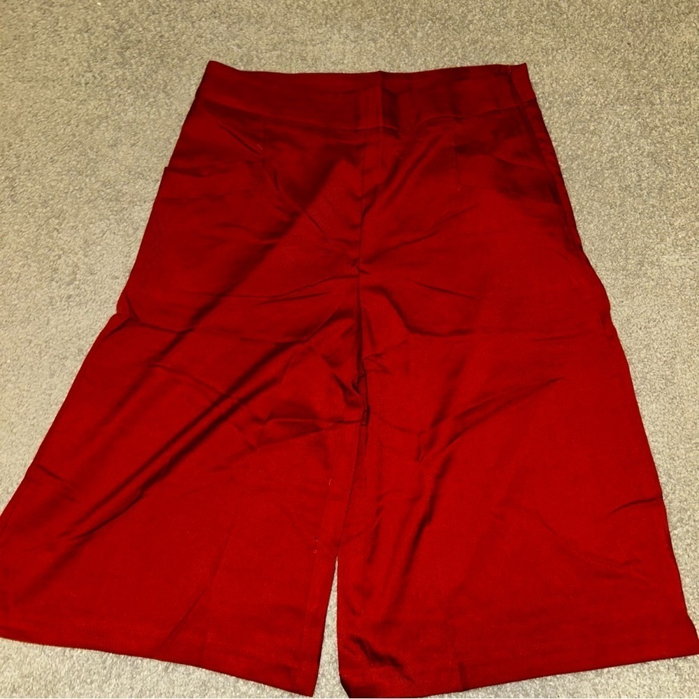 Hayden Burnt Orange Wide-Leg trousers knee length
Size small